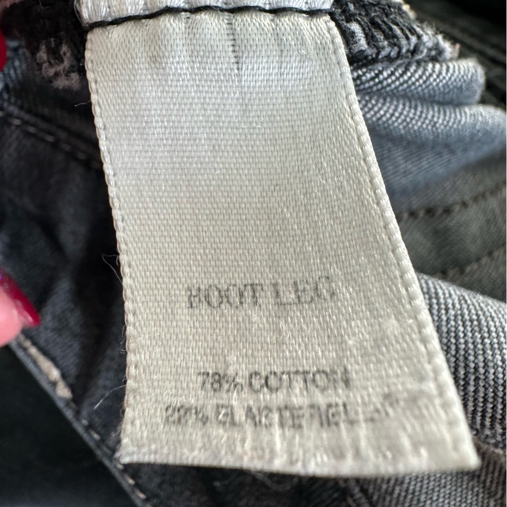 White House Black Market black jeans boot cut 
Vguc